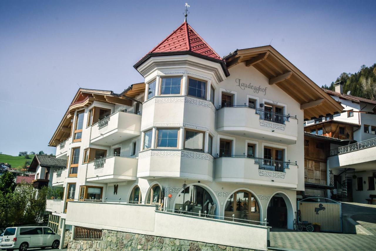 Laudegghof Ladis Inklusive Sommer Bergbahnticket Exterior foto